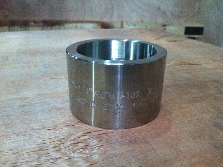 fored 304 half coupling